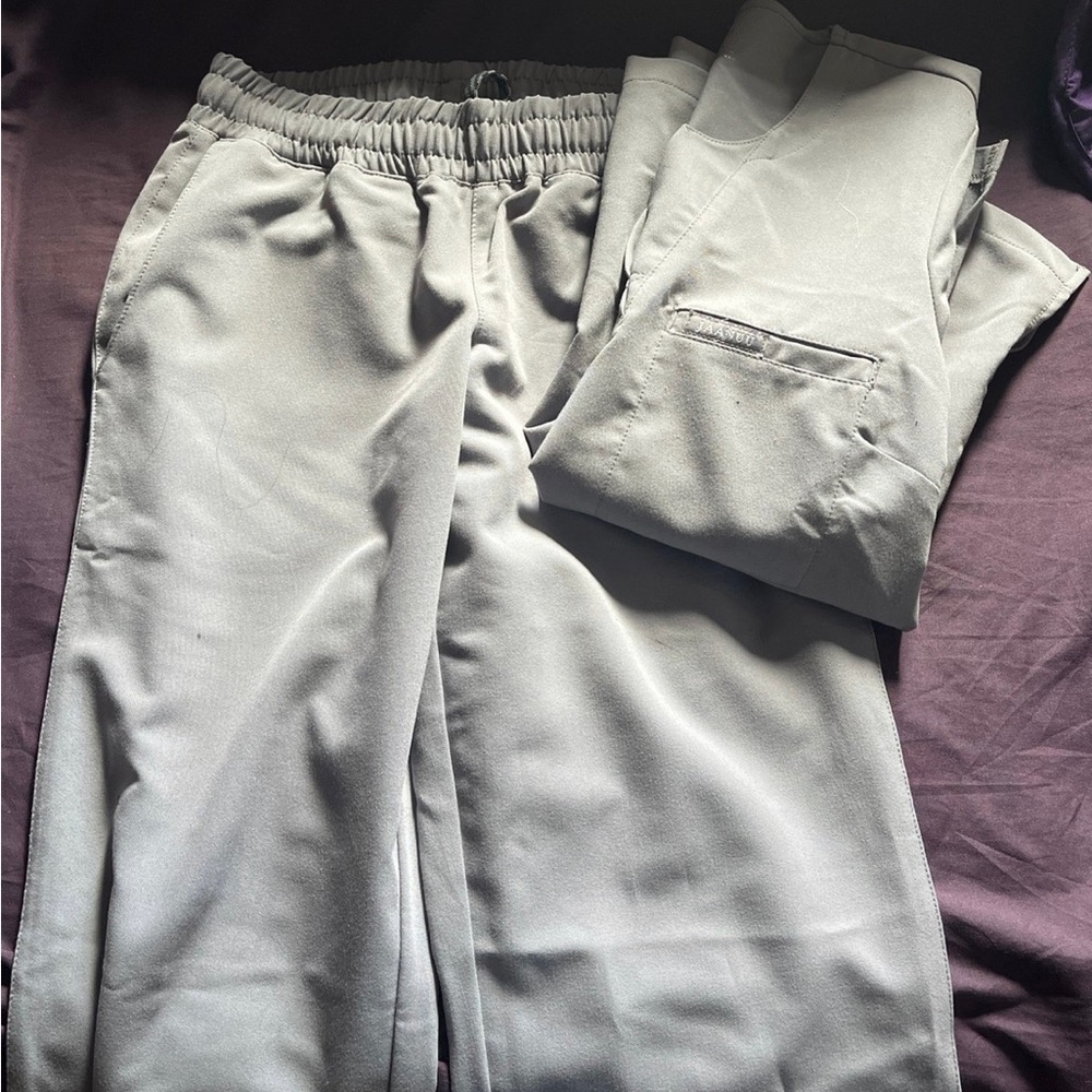 Jaanuu gray scrubs xxs top xxs petite bottoms
